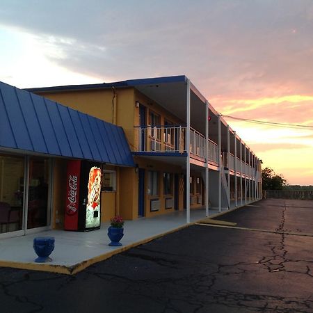 Belmont Inn And Suites Hampton Exterior foto